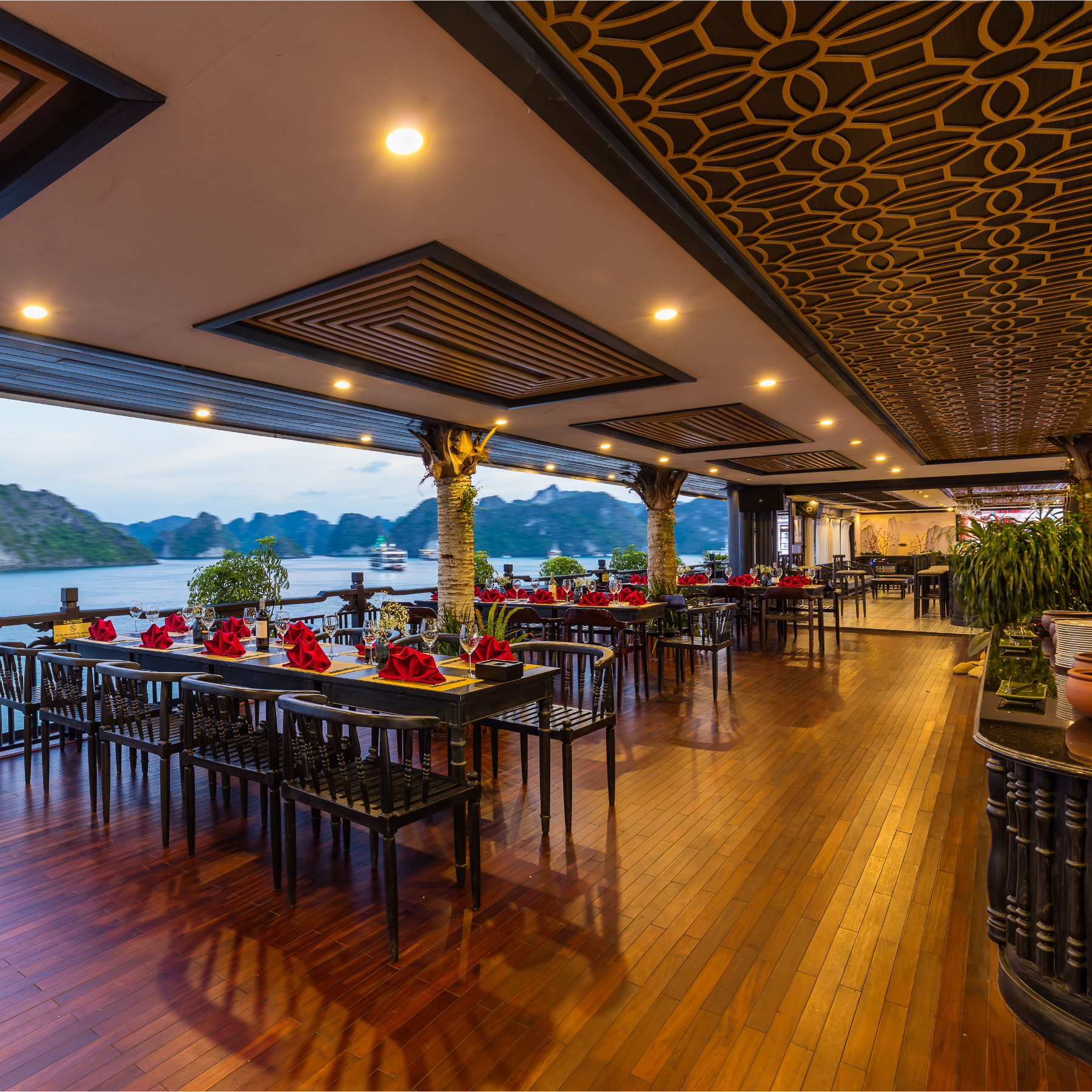 Ha Long La Regina Cruises
