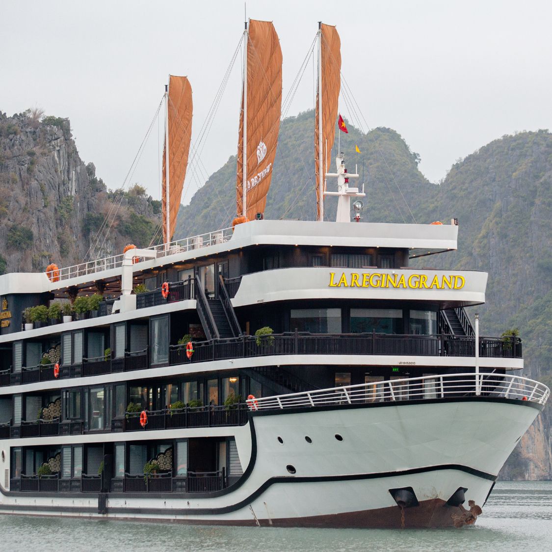 Ha Long La Regina Cruises