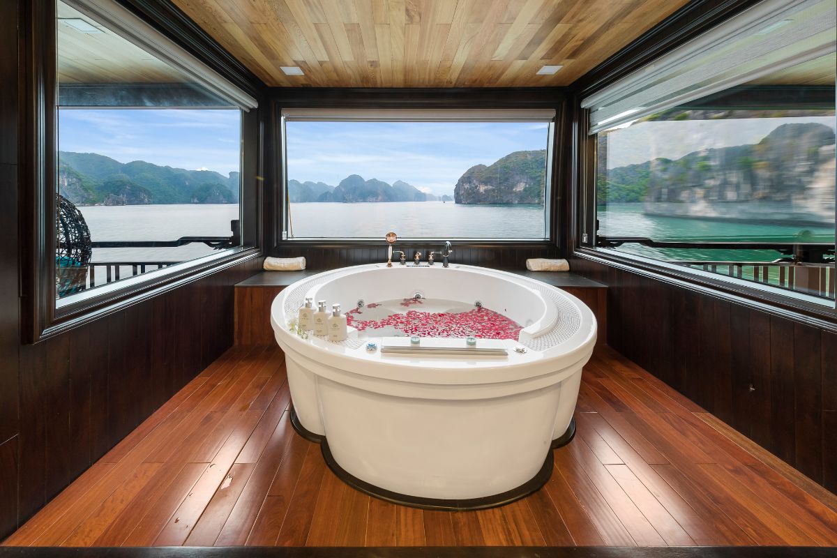 Ha Long La Regina Legend Cruise