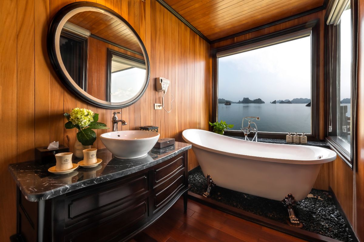 Ha Long La Regina Legend Cruise