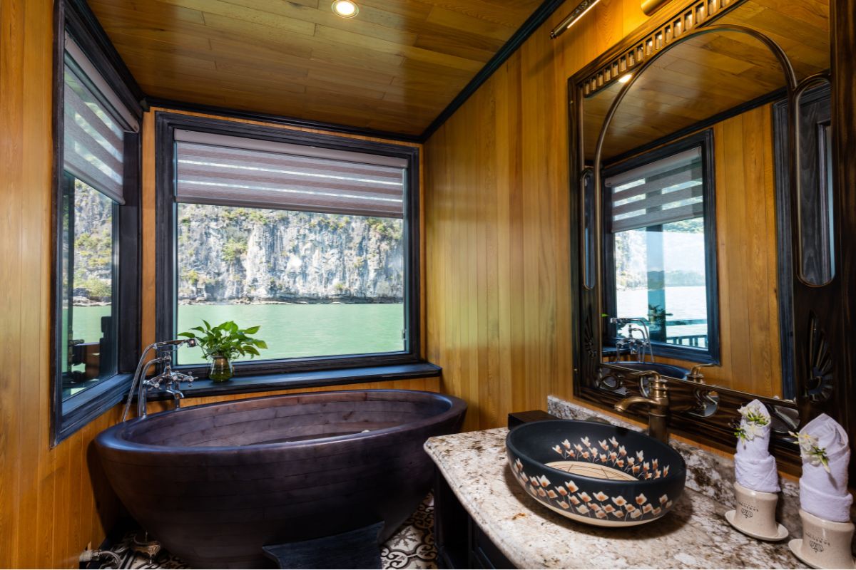 Ha Long La Regina Cruises