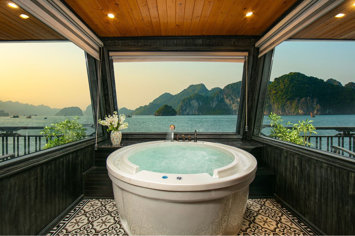 Ha Long La Regina Cruises