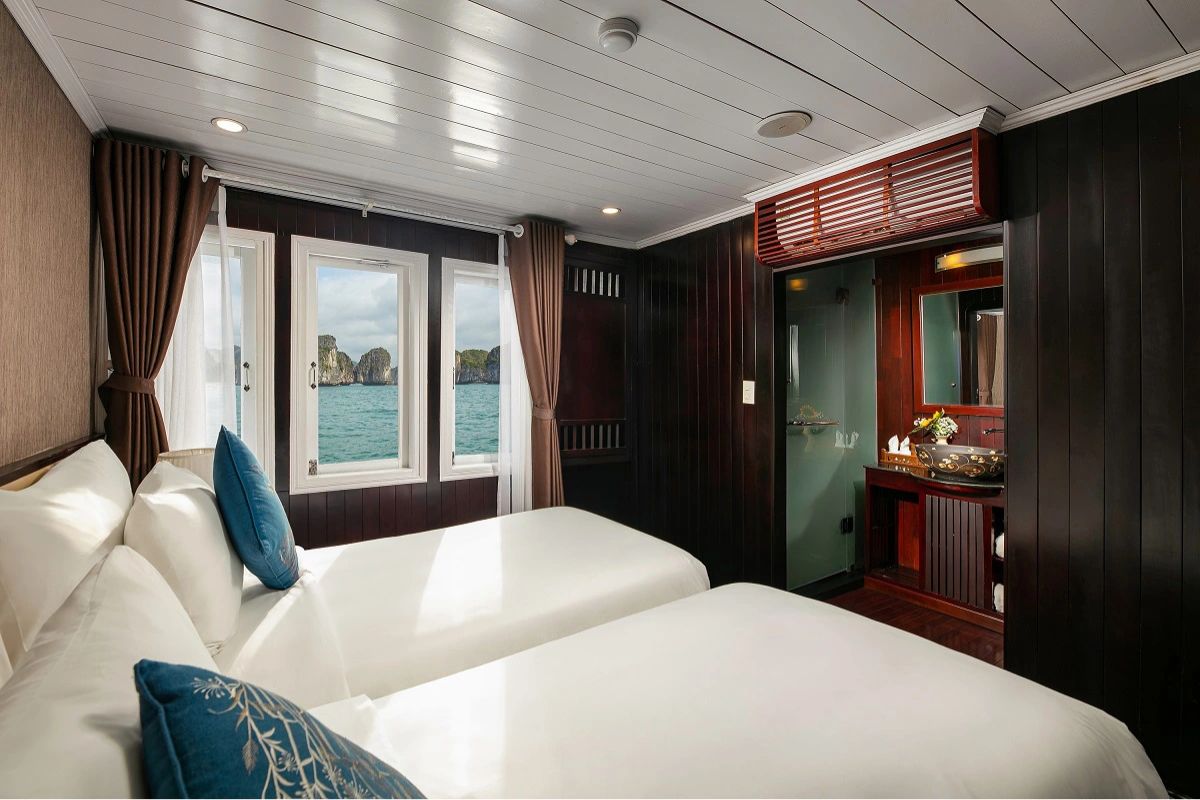 ha long la regina cruises