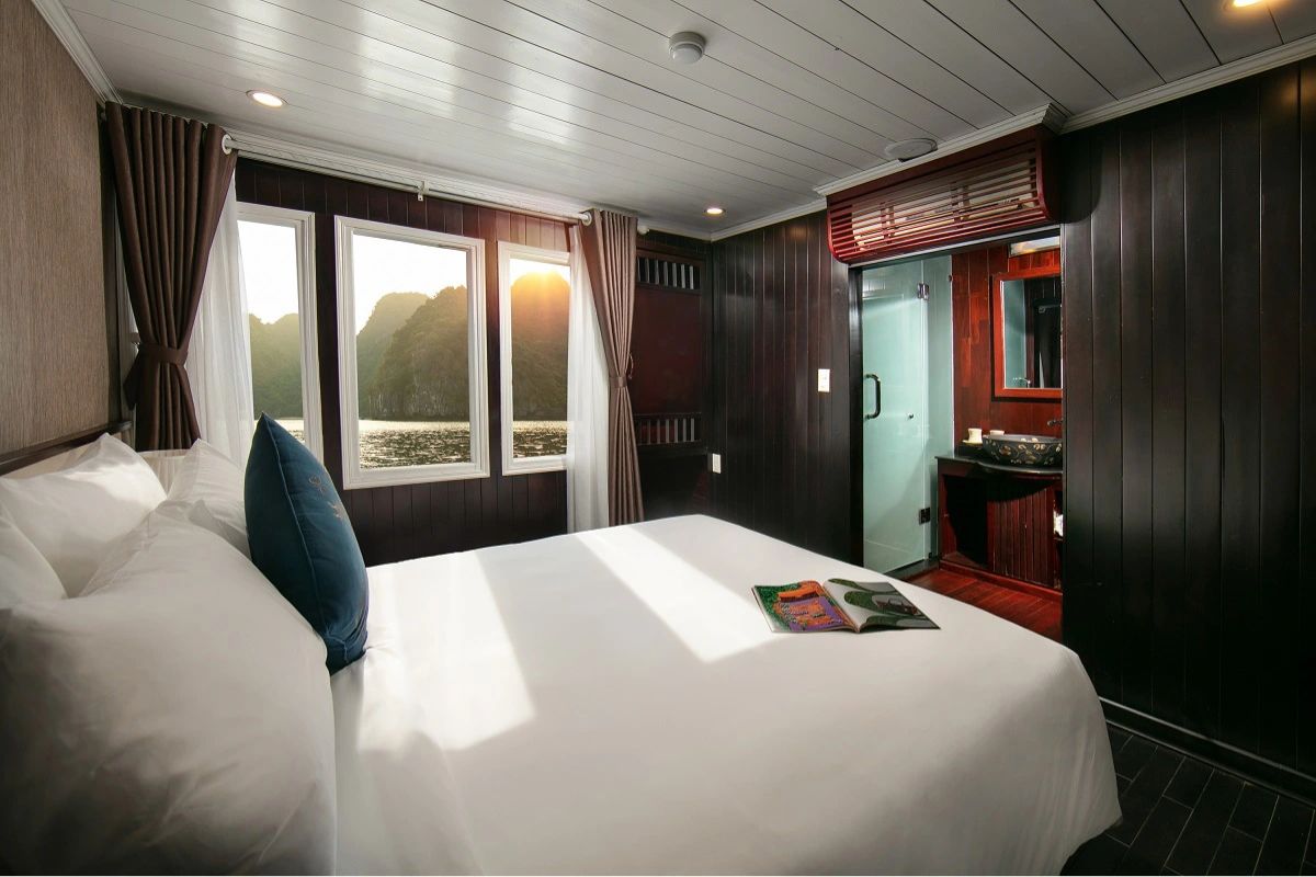 ha long la regina cruises